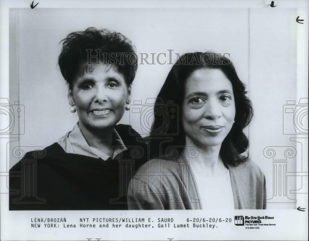1986 Press Photo Lena Horne and her daughter Gail Lumet Buckley New York - Historic Images