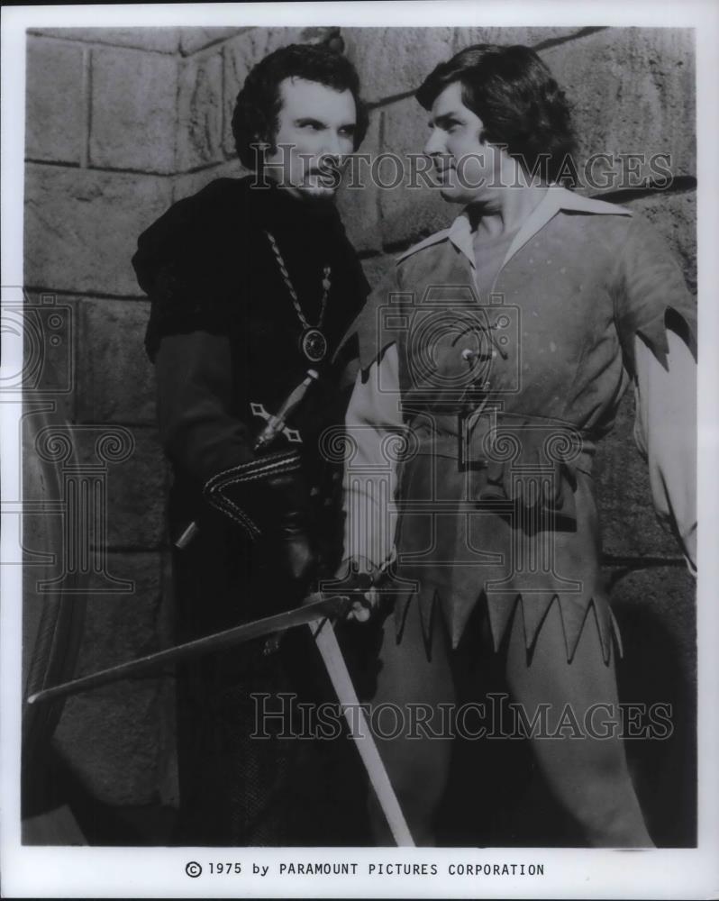 1975 Press Photo Dick Gautier and Henry Polic II on When Things Were Rotten - Historic Images
