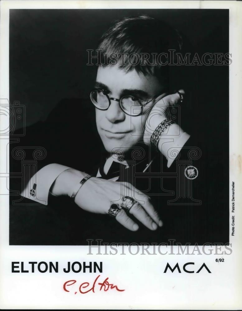 1992 Press Photo Elton John English Singer Songwriter Musician Pianist Actor - Historic Images