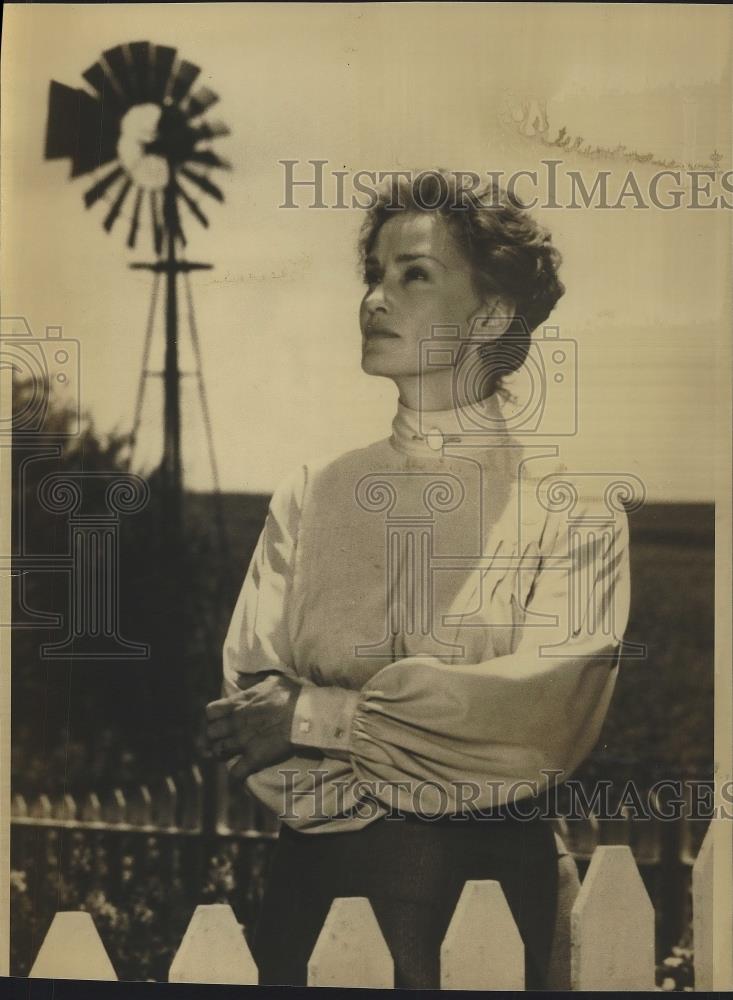 1992 Press Photo Jessica Lange in O Pioneers - cvp26393 - Historic Images