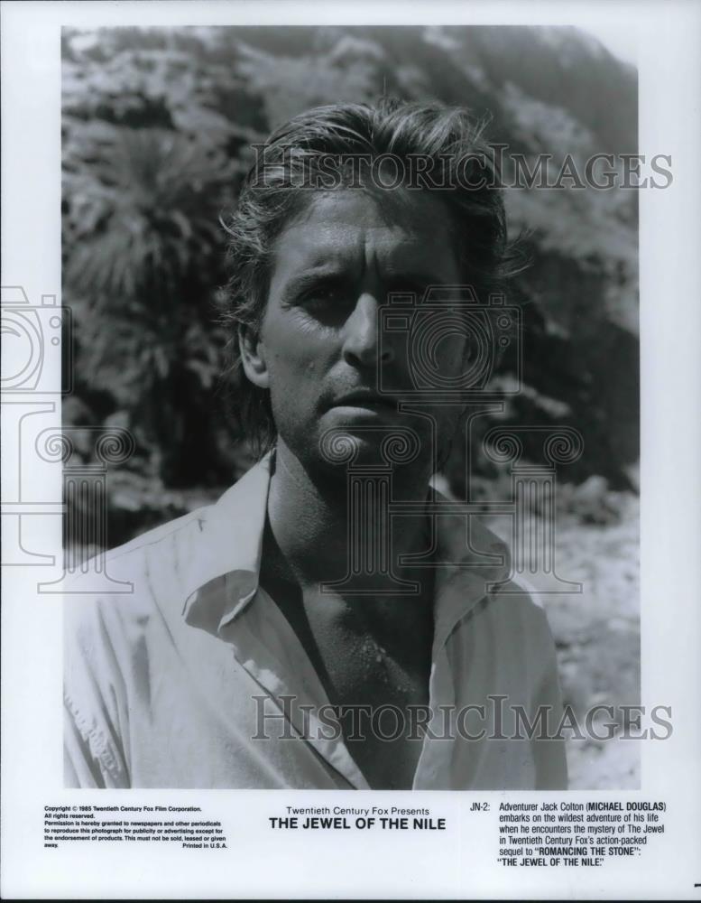 1996 Press Photo Michael Douglas in "The Jewel of The Nile" - cvp22347 - Historic Images