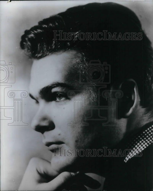 1975 Press Photo Werner Hollweg Operatic Tenor Opera Singer - cvp24424 - Historic Images