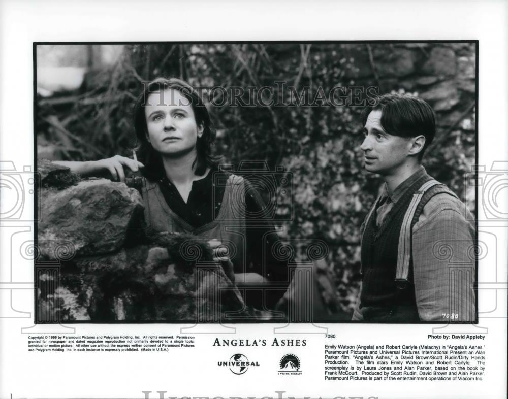 1999 Press Photo Emily Watson and Robert Carlyle in Angela&#39;s Ashes - cvp23221 - Historic Images