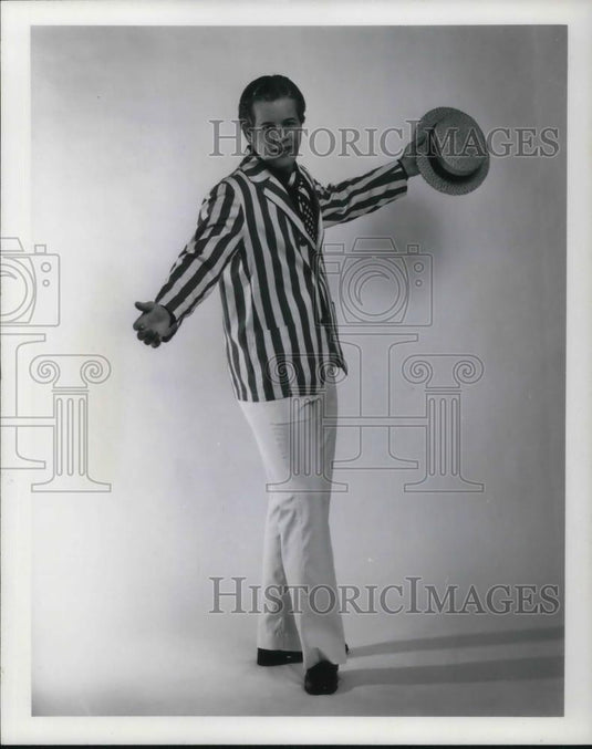 1976 Press Photo Steve Jackson stars in America on Stage Greenbriar Theater - Historic Images
