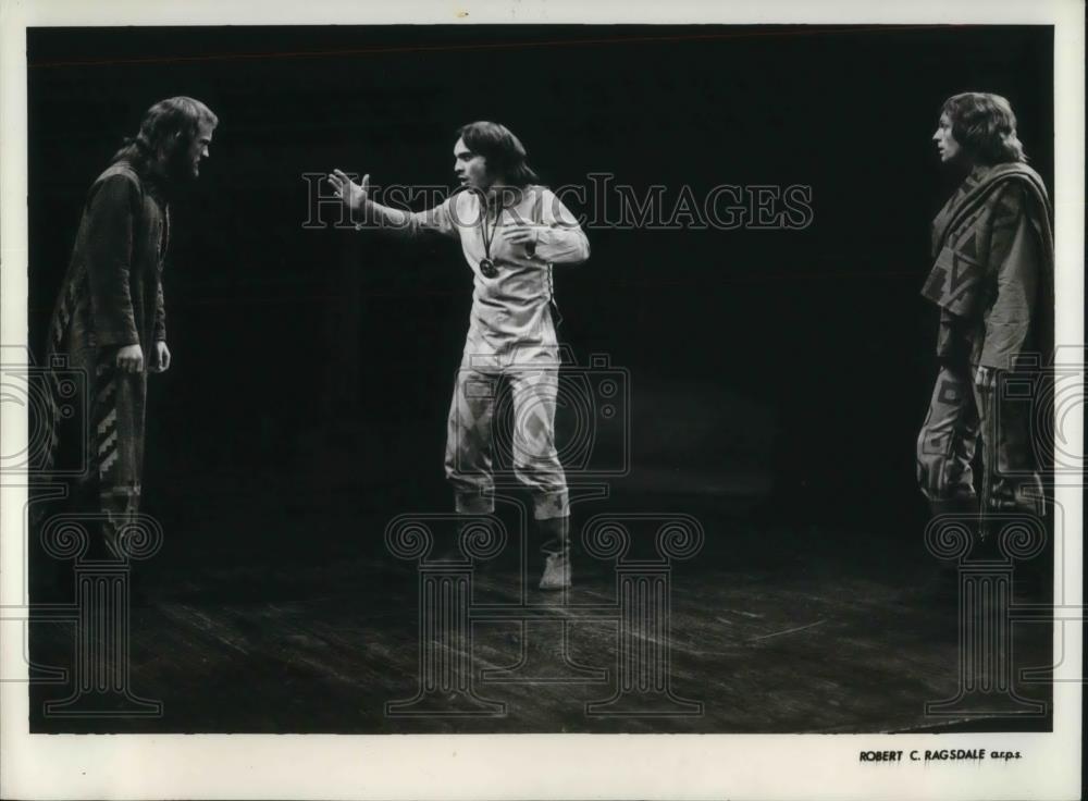 1971 Press Photo Ian Hogg Kenneth Welsh &amp; Malcolm Armstrong in Macbeth - Historic Images