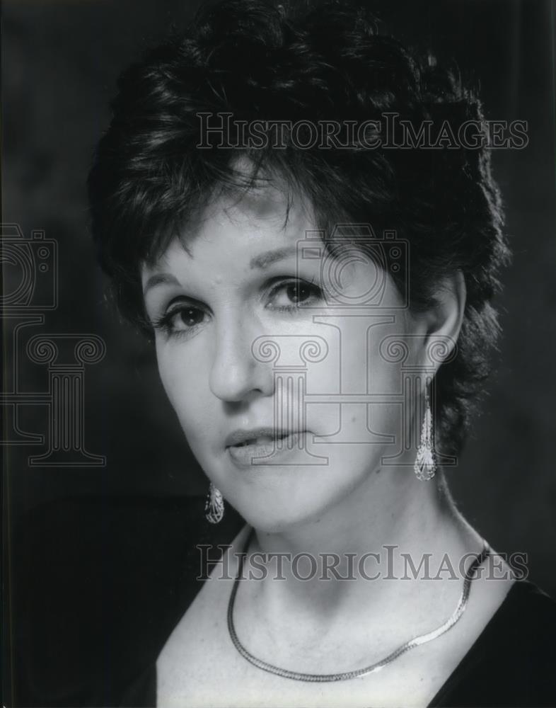 1997 Press Photo Susan Hesse - Cleveland Vocalist - cvp21313 - Historic Images