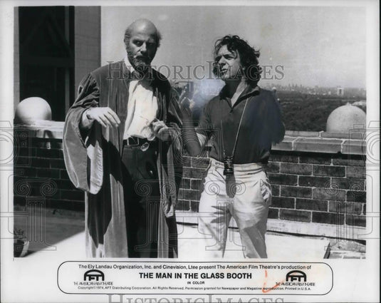 1975 Press Photo Director Arthur Hiller in The Man in the Glass Booth - Historic Images