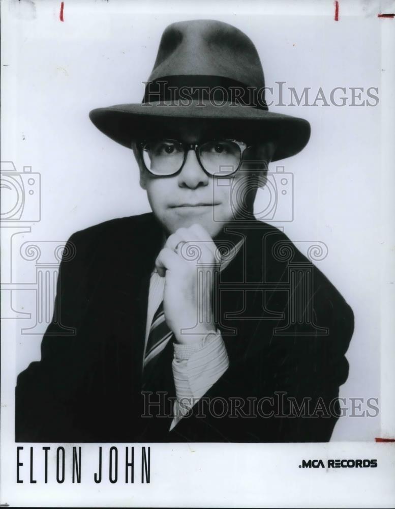 1988 Press Photo Elton John English Singer Songwriter Musician Pianist Actor - Historic Images