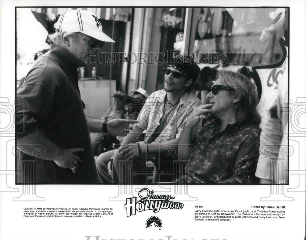 1994 Press Photo Barry Levinson Joe Pesci Christian Slater in Jimmy Hollywood - Historic Images