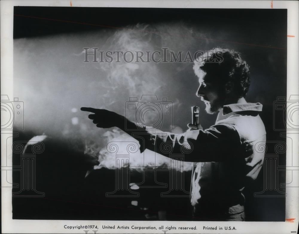 1975 Press Photo Dustin Hoffman in "Lenny" - cvp23877 - Historic Images