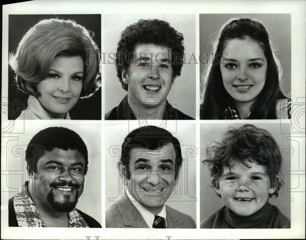 1969 Press Photo Marjorie Lord, Rusty Hamer, Angela Cartwright, Rosey Grier, Sid - Historic Images