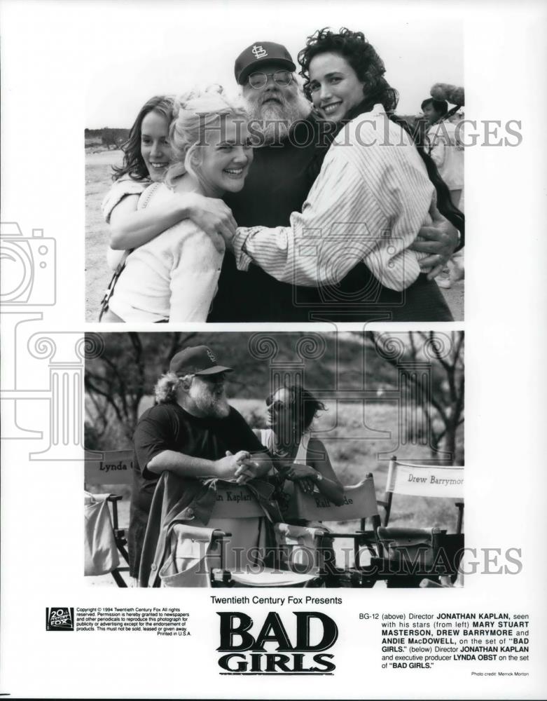1995 Press Photo Director Jonathan Kaplan, Mary Stuart Masterson in Bad Girls - Historic Images