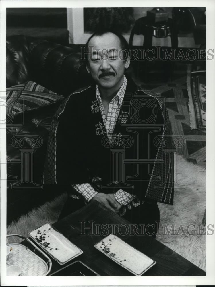 1976 Press Photo Pat Morita in Mr T &amp; Tina - Historic Images