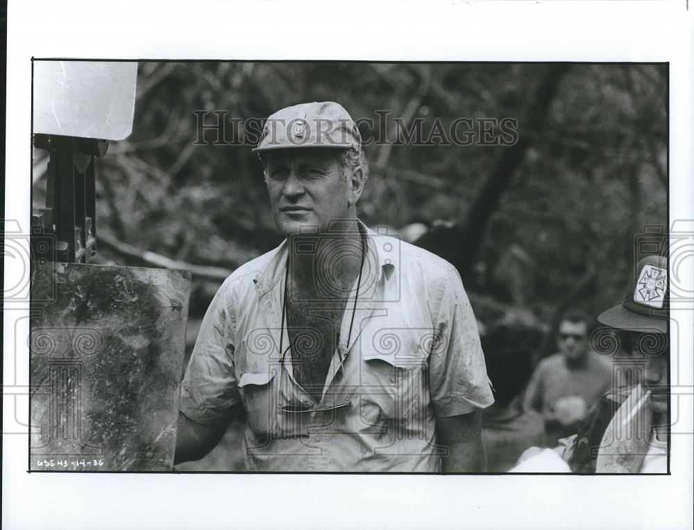 1989 Press Photo John Irvin - cvp26021 - Historic Images