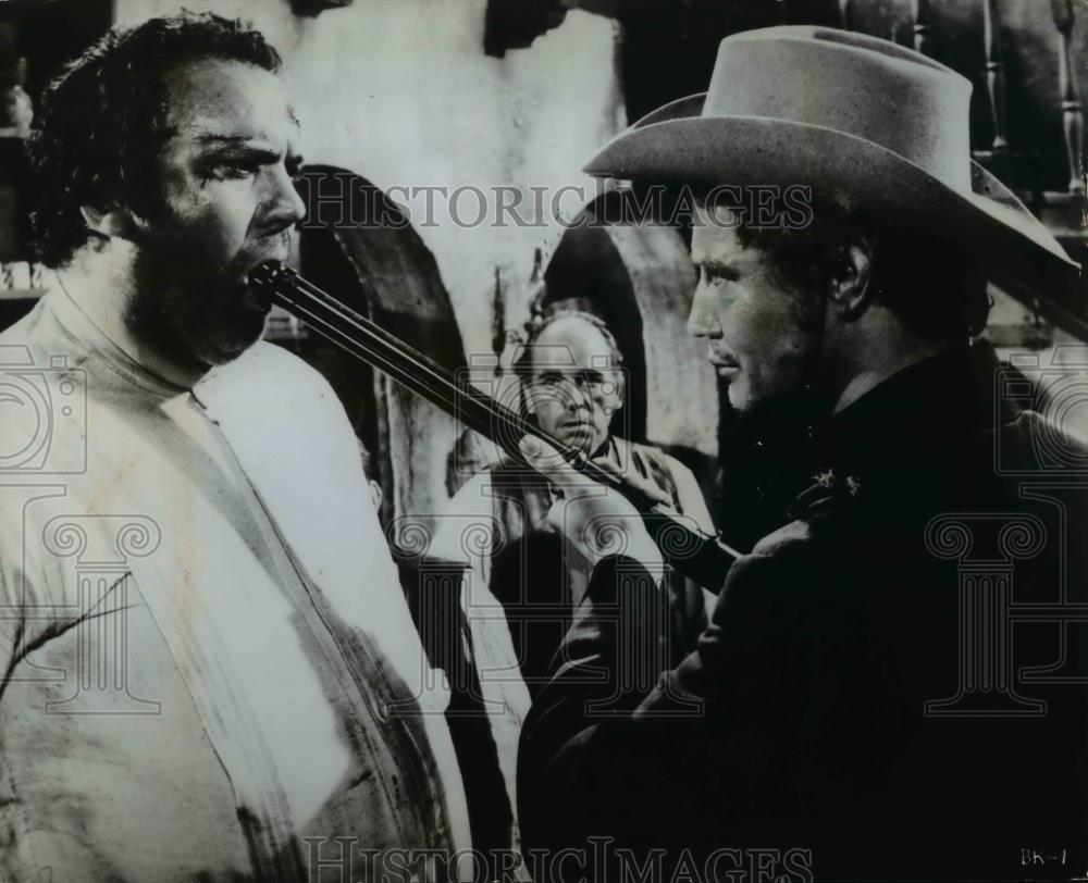 1968 Press Photo Manolo Zardo and Nario Brega in The Ugly Ones - Historic Images