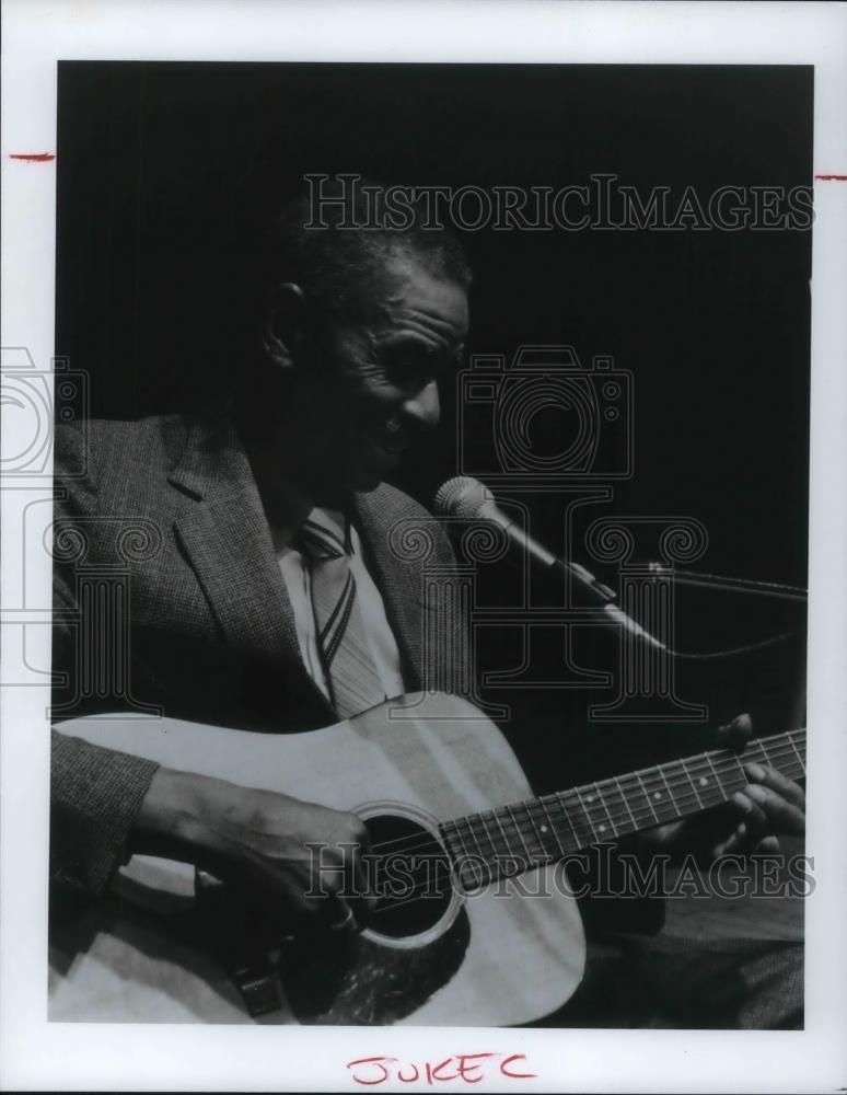 1992 Press Photo John Dee Holeman - cvp23974 - Historic Images