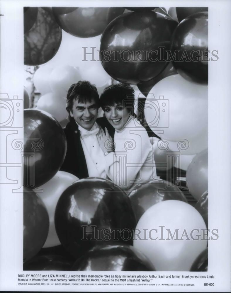 1988 Press Photo Dudley Moore and Liza Minnelli in Arthur 2 On The Rocks - Historic Images