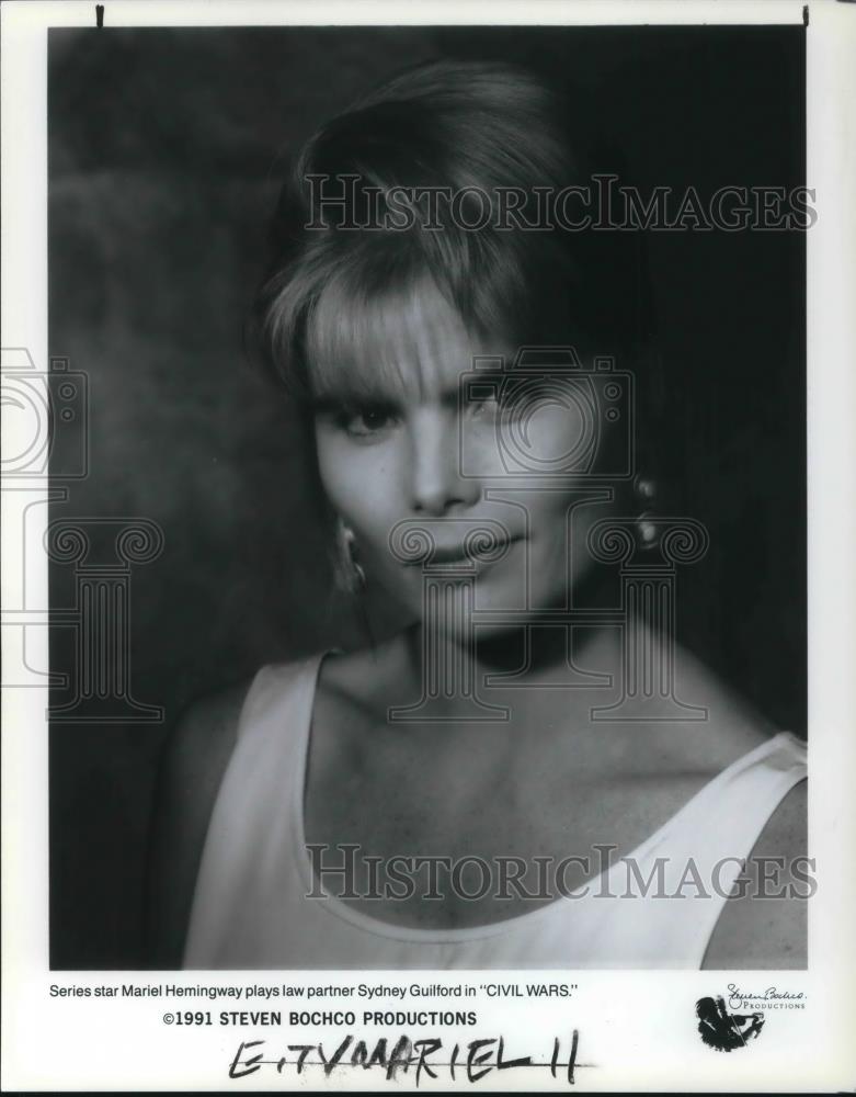 1993 Press Photo Mariel Hemingway stars as Sydney Guilford in Civil Wars - Historic Images