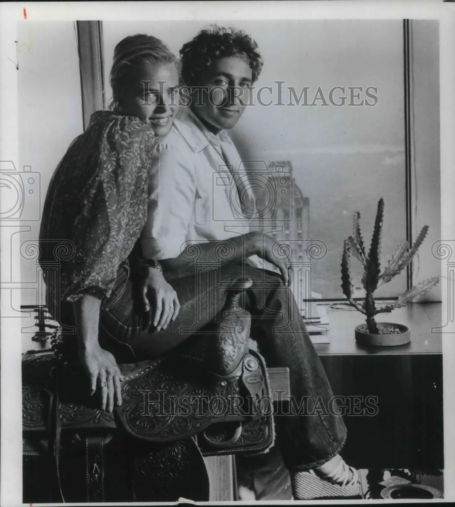 1975 Press Photo Margaux Hemingway Weston Actress and Errol Weston - cvp21873 - Historic Images