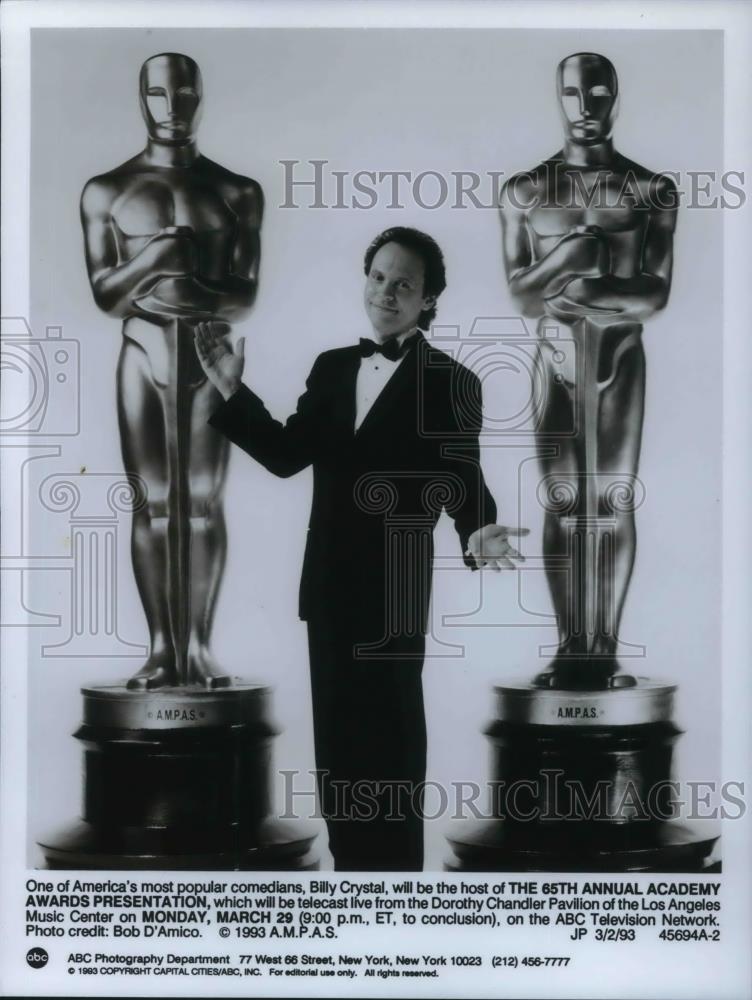 1993 Press Photo Billy Crystal Hosts 65th Annual Academy Awards Presentation - Historic Images