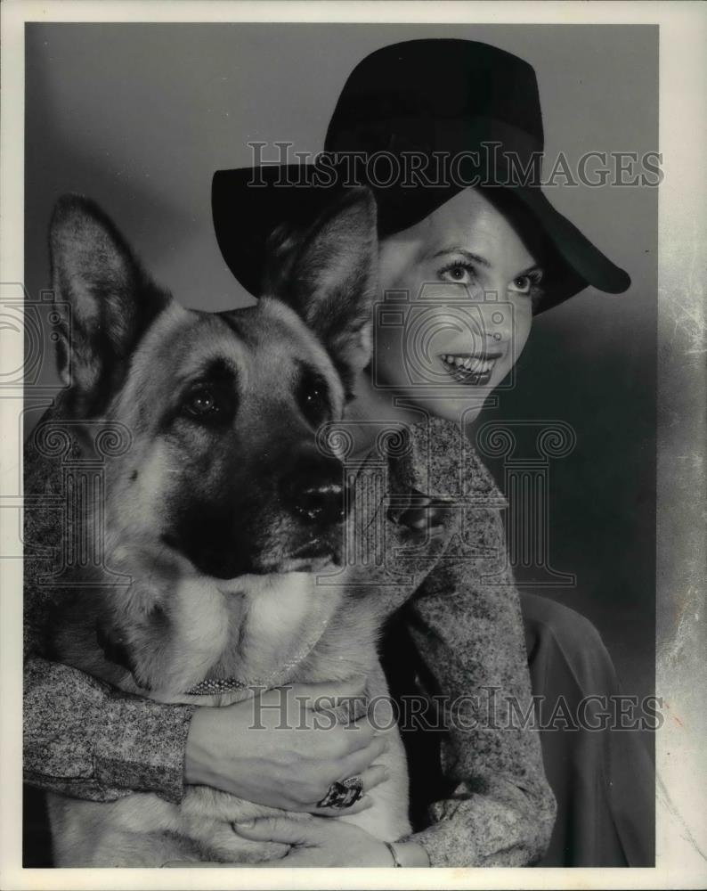 1976 Press Photo Movies Won ton ton, the Dog Who Saved Hollywood - Historic Images