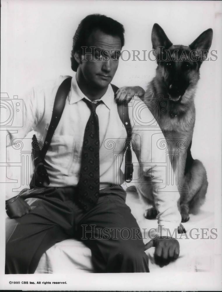 1990 Press Photo James Belushi and Jerry Lee in "K-(" - cvp21115 - Historic Images