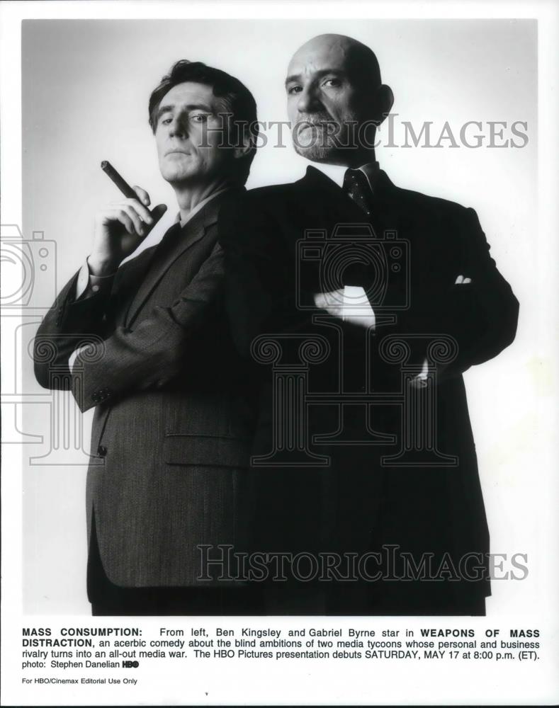 1997 Press Photo Ben Kingsley and Gabriel Byrne in HBO&#39;s Weapons Of Mass - Historic Images