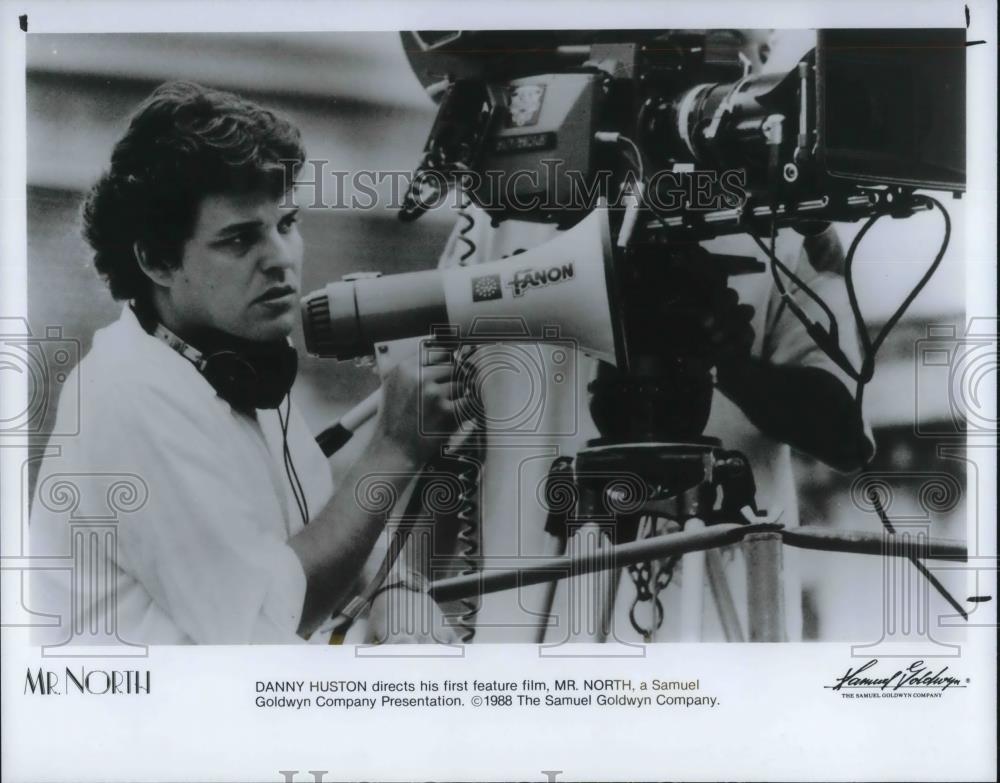 1988 Press Photo Director Danny Huston in &quot;Mr. North&quot; - cvp23837 - Historic Images