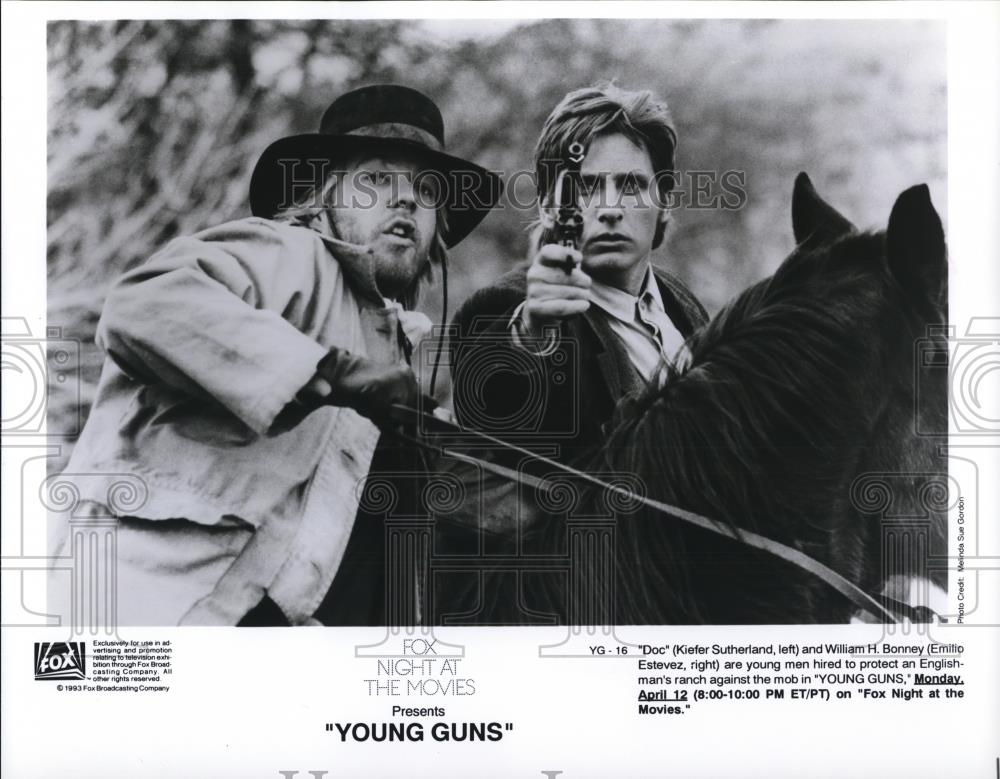 1994 Press Photo Emilio Extevez & Keifer Sutherland in Young Guns - cvp27724 - Historic Images