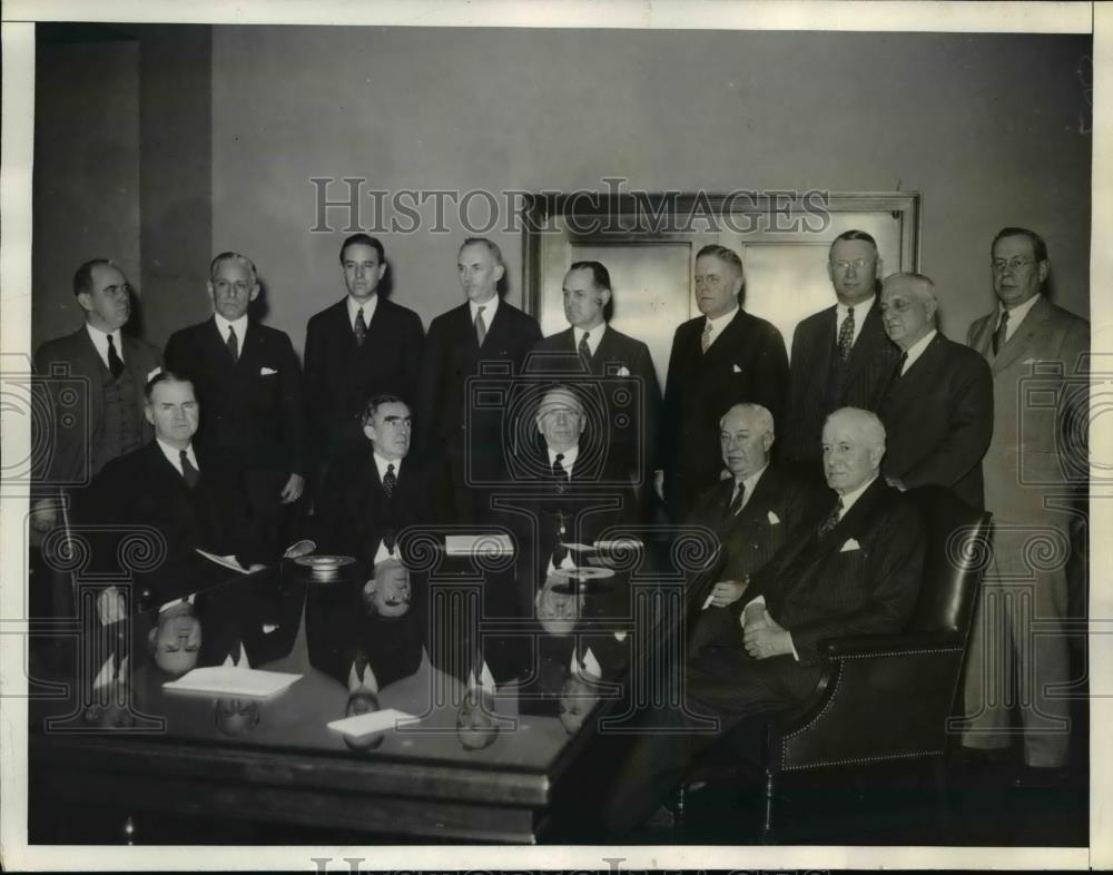 1935 Press Photo Accident prevention conference in Washington - Historic Images