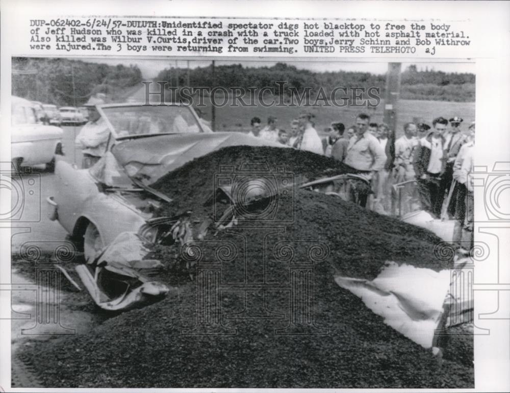 1957 Press Photo Jeff Hudson killed in crash with a truck loaded with asphalt - Historic Images