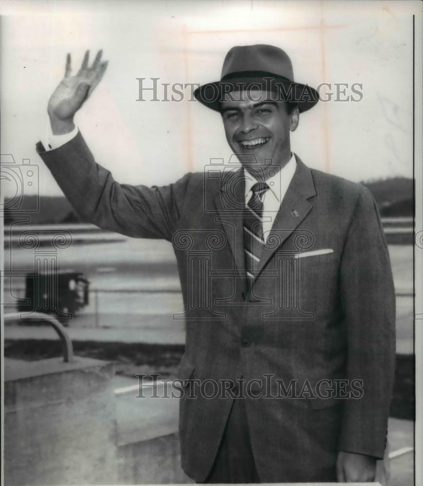 1956 Press Photo West Virginia&#39;s first Republican Governor Elect Cecil Underwood - Historic Images