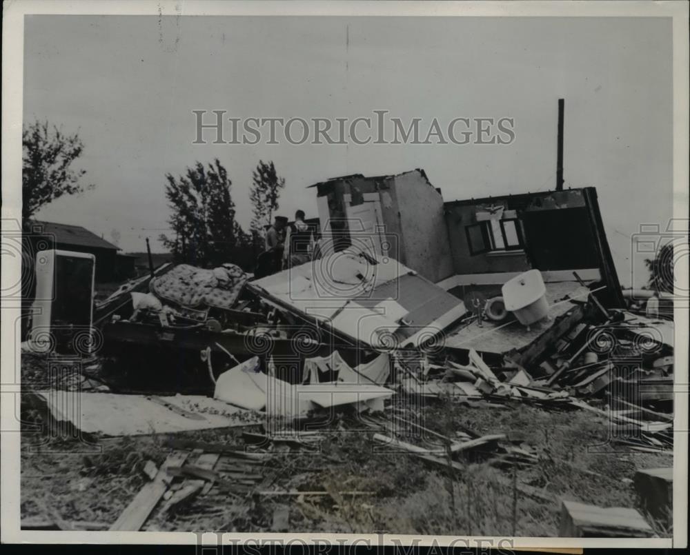 1939 Press Photo Home of Cus Landell in South Comstock hit by tornado - Historic Images