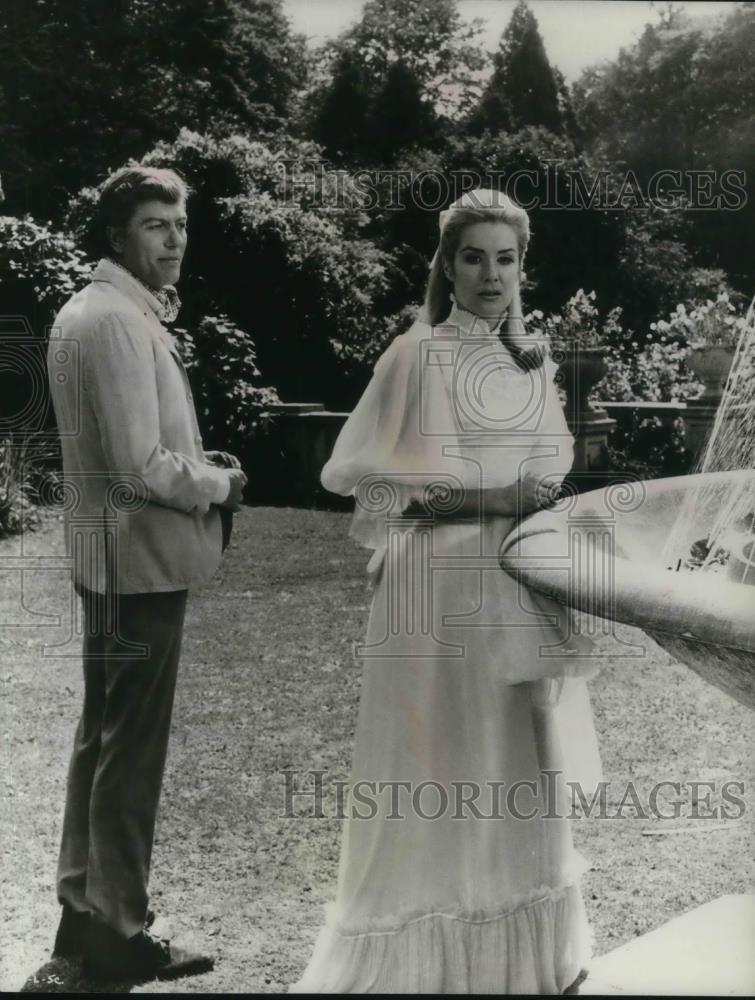 1969 Press Photo Sally Ann Howes and Dick Van Dyke in Chitty Chitty Bang Bang - Historic Images
