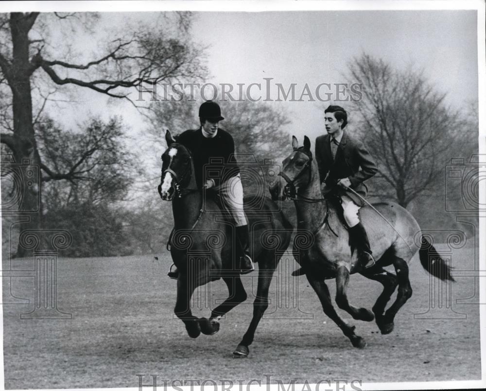 1969 Press Photo Princes Charles and Princess Anne in Windsor Great Park - Historic Images