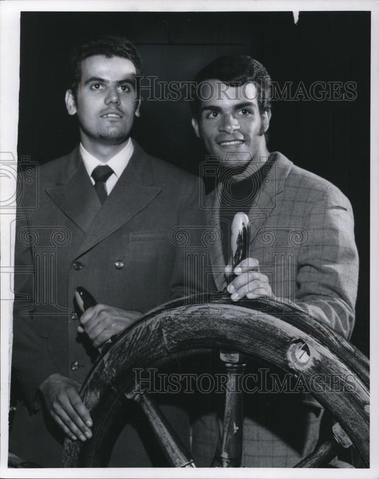 1969 Press Photo Sounds of Two - cvp27873 - Historic Images