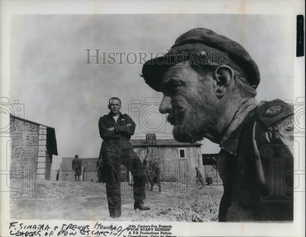 1965 Press Photo Frank Sinatra and Trevor Howard in &quot;Von Ryan&#39;s Express&quot; - Historic Images