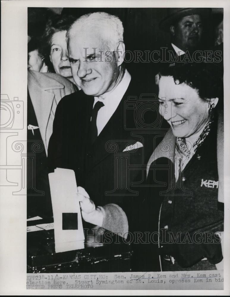 1952 Press Photo Kansas City Mo Sen James P Kem & wife at election voting - Historic Images