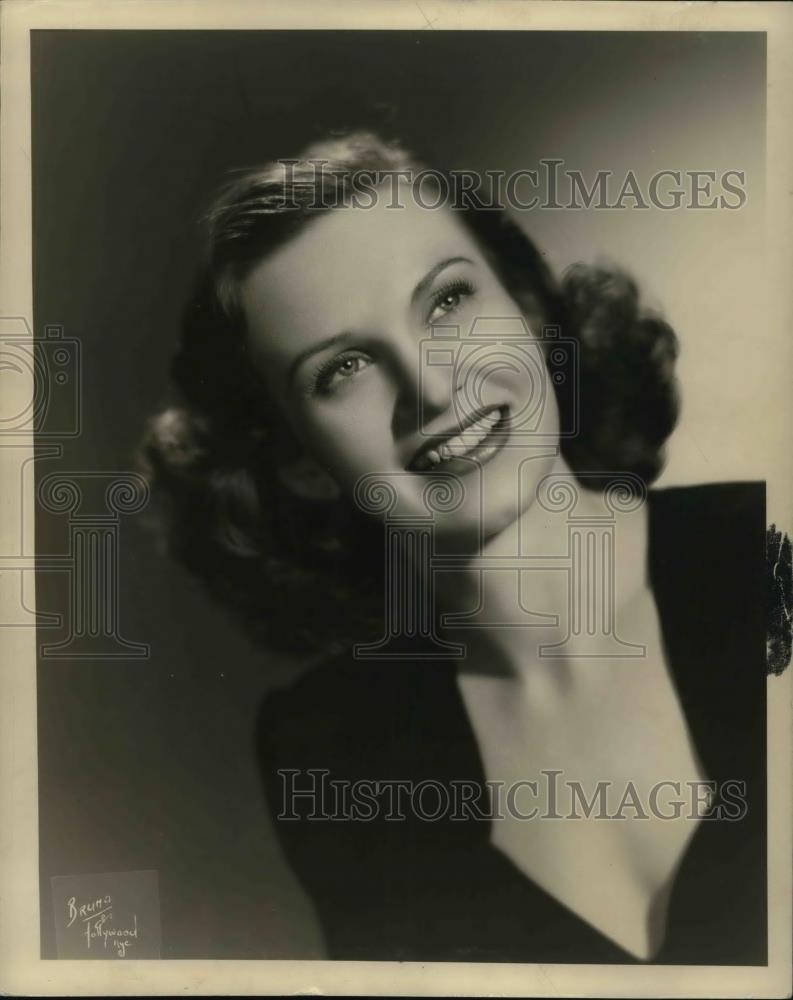 1946 Press Photo Dorothy Humel, Pianist - cvp25233 - Historic Images