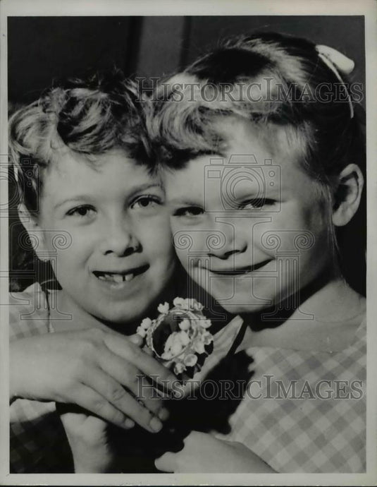 1968 Press Photo Shirley & Sharon Otto of McKinley School - Historic Images