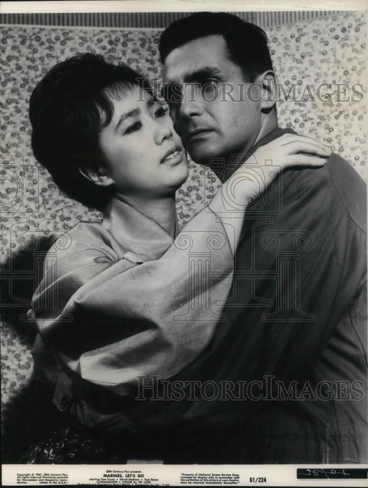 1962 Press Photo David Chatfield & Fomiyo Fojimoto in Marines Let Go - cvp21877 - Historic Images