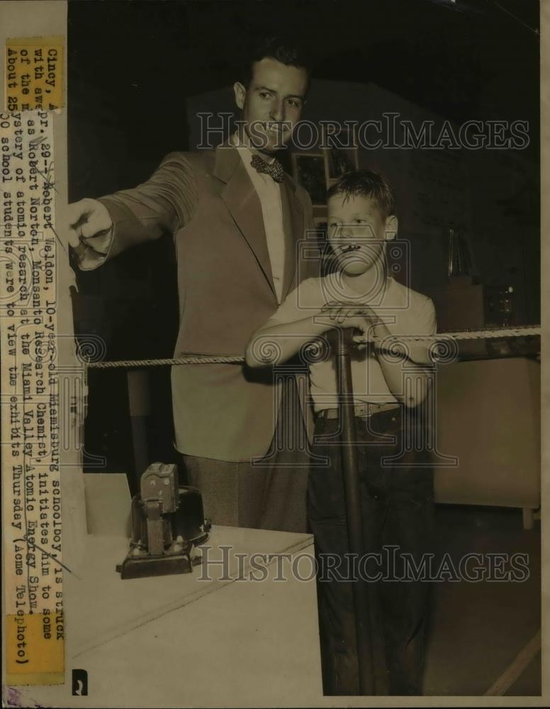 1948 Press Photo Robert Waldon and Robert Norton at Miami Valley Energy Show - Historic Images