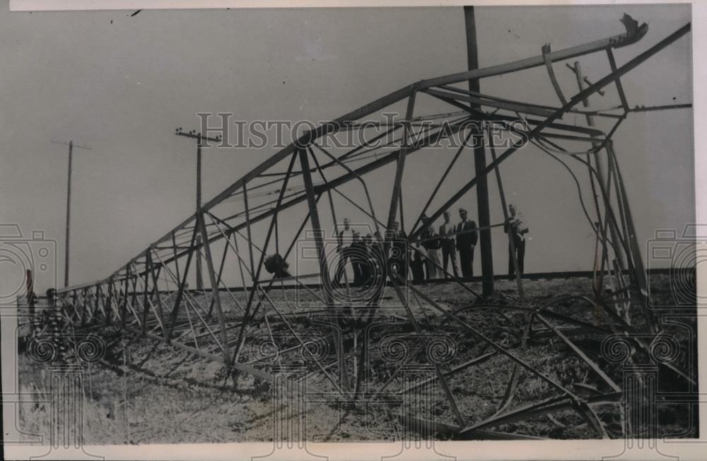 1935 Press Photo one of steel towers of main line of Illinois Power and Light - Historic Images