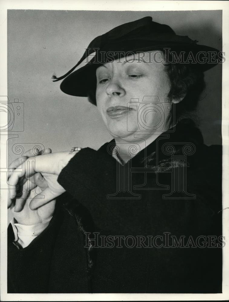 1937 Press Photo Mrs. Maybelle Hopper Reed, film comedienne Martha Raye's mother - Historic Images