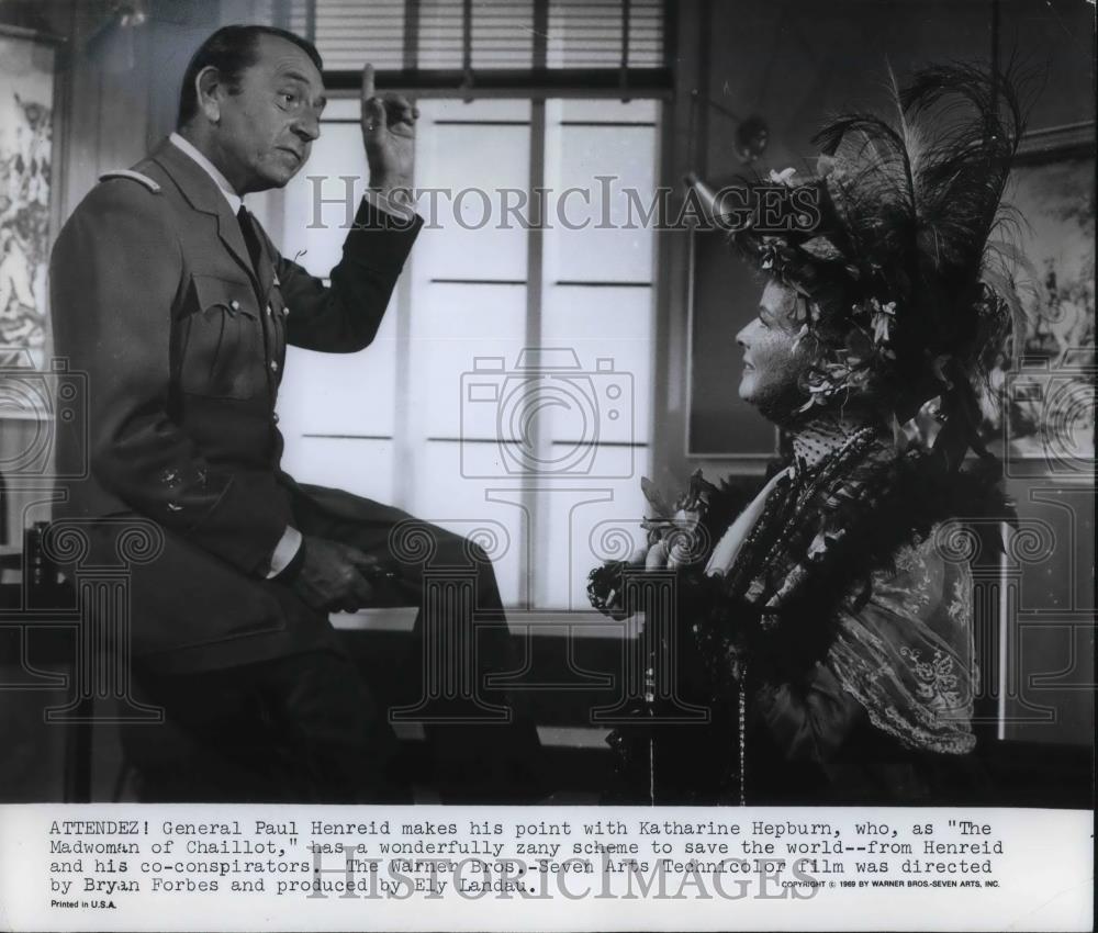 1969 Press Photo Paul Henreid Katherine Heoburn In The Mad Woman Of Chaillot - Historic Images