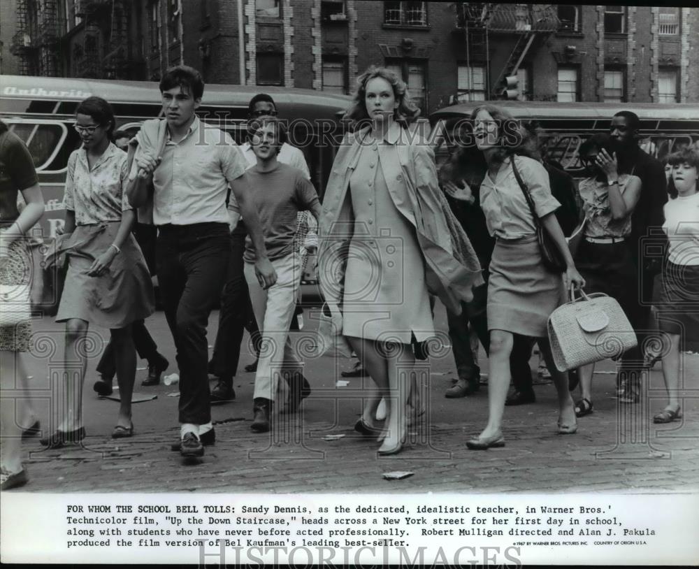 1967 Press Photo Sandy Dennis in Up and Down Staircase - Historic Images