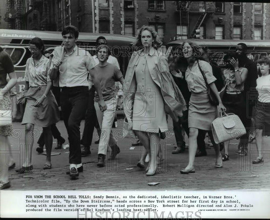 1967 Press Photo Sandy Dennis in Up and Down Staircase - Historic Images