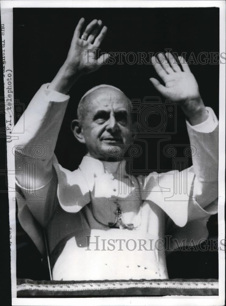 1969 Press Photo Pope Paul VI blesses pilgrims &amp; tourists in St. Peter&#39;s Square - Historic Images