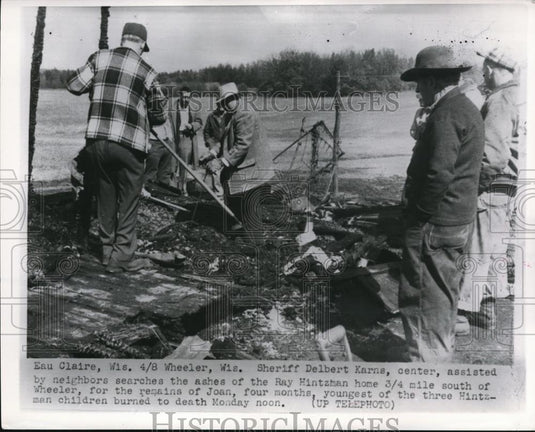 1957 Press Photo Sheriff Delbert Karns (C), assisted by neighbors in searching - Historic Images