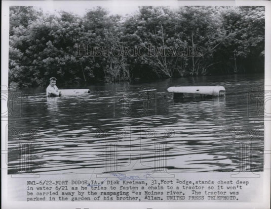1954 Press Photo Fort Dodge Iowa Dick Kreiman stands chest deep in water as he - Historic Images